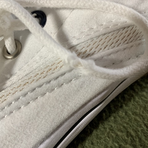 GUC Keds white shoes.  Size 8.5 - Picture 11 of 12